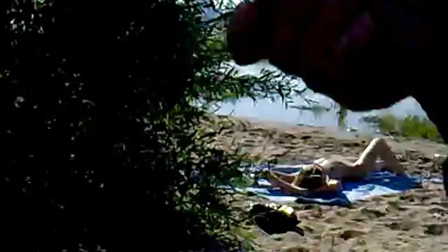 Gyönyörű csaj kap néger pornó filmek neki friss punci szar és ad szopást