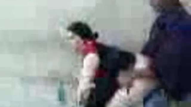 A kurva csaj a végbélnyílását megdugja és krémesíti egy alig ismert sráctól terhes pornó videók