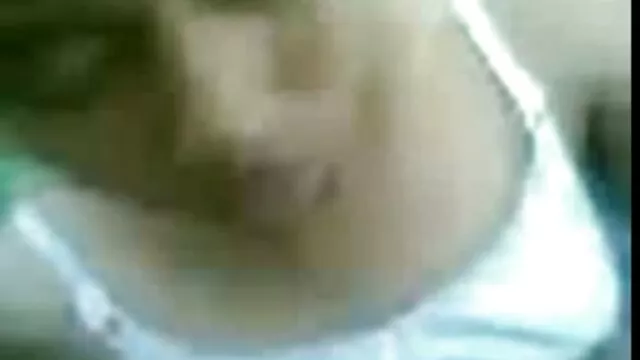 Ízletes szőke baba kap neki nedves hüvely cici dugás ujját povba szar