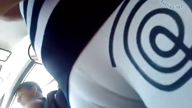 Rossz lány volt, és büntetést szerzett magának a perverz porno videok börtönben