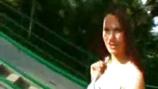 A csinos japán új sex videok dögös Imai Yoshimi mindkét lyukát játékokkal ugratja