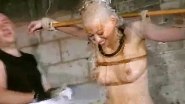 Kibaszottság és ravaszkodás Lily ingyen porno filmek LaBeau-nak, mielőtt megverte