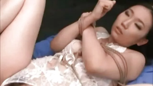 A perverz és mocskos szőke Darcy Tyler szereti a szexmasszázs videók farkat fújni