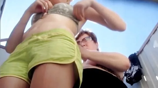 Brutális csávó megbasz egy tini Nickie csinos arcát lezbikus porno videok