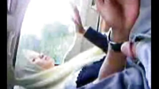 Ázsiai barna dögös Hina duci szex video Maeda vad hármasban vesz részt