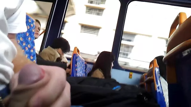 A harisnyás ribanc Moka Mora durva anális dörömbölés után arckezelést porno film magyarul kap