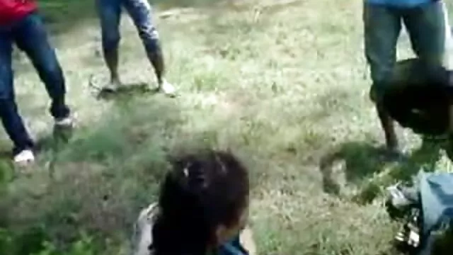 A természetes családi szex videók ingyen barna nimfó Nikki Danielst a vécécsészébe szar