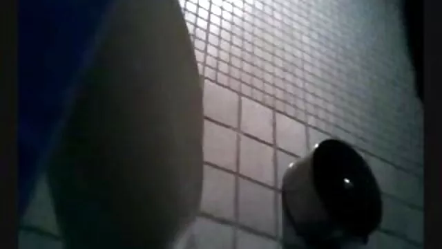 A szexi diákok megbaszták a michelle wild filmek seggfejeiket, és szopást végeznek