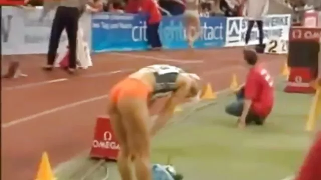 Rosy Pinheiro hamis, cserzett, cserzett tranny szex és pornó videók egy nagy, kemény farkat lovagol, és kutyus lesz a szar