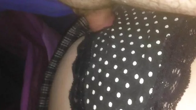 Egy vékony, intim masszazs video szép mellű csajt szar a BBC egy pov-kamerán