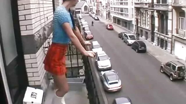 Hawt barna cseresznye tetoválással kap neki amatőr pornó filmek puncit szar