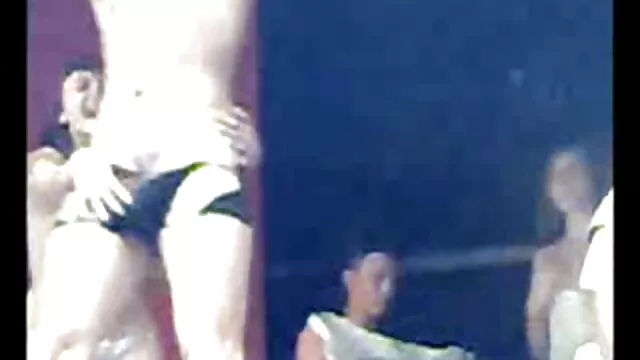Természetes kancsó és szev videok zsákmány ébenfa ribanc lovagol a fasz kültéri