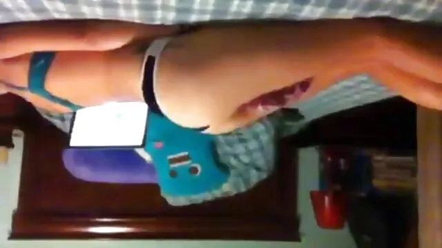 A megkötözött és megkötött csábítónő, Cadence Lux új BDSM klipbe spriccel kukolo videok