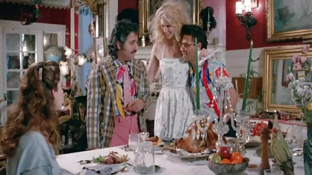 A karcsú barna Kelsi Monroe egy falat cuccot kap a kemény anális amatőr házi sexvideók szex után