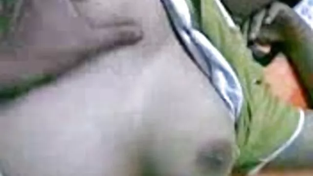 Szőke, J-kupás mellű szuka Amber szopnék video Alena átöltözik