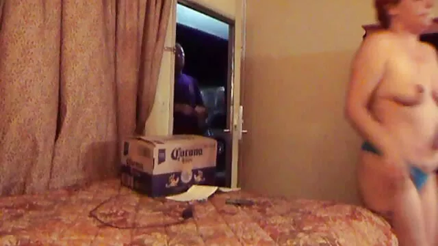 A kanos leszbi pornó videók tini Ichigo annyira meg akarja szívni azt a faszát