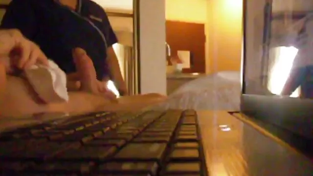 Cadence szex filmek online ingyen Sweet keményen pumpálja a punciját