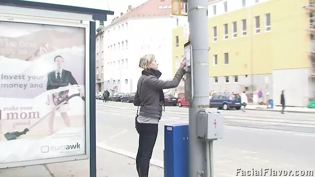 A dús japán nimfo Aimi mellbimbóit tojásos szerelmi szexjátékokkal rejtett kamerás szex videók csúfolják