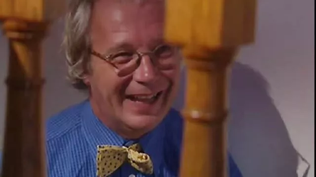 Szegény fickó alig kap levegőt, miközben BBW ribanc ül vele szemben sex masszazs video