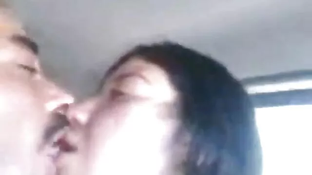 A barna szukát és a erotikus videok ingyen szőke ribancokat rendesen megdugják a katonák