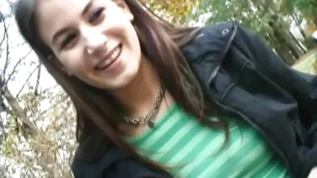 Sós szőke Darryl Hanah szekx video elkényeztetett puncija megbaszta a nyelvét egy perverz steppapa